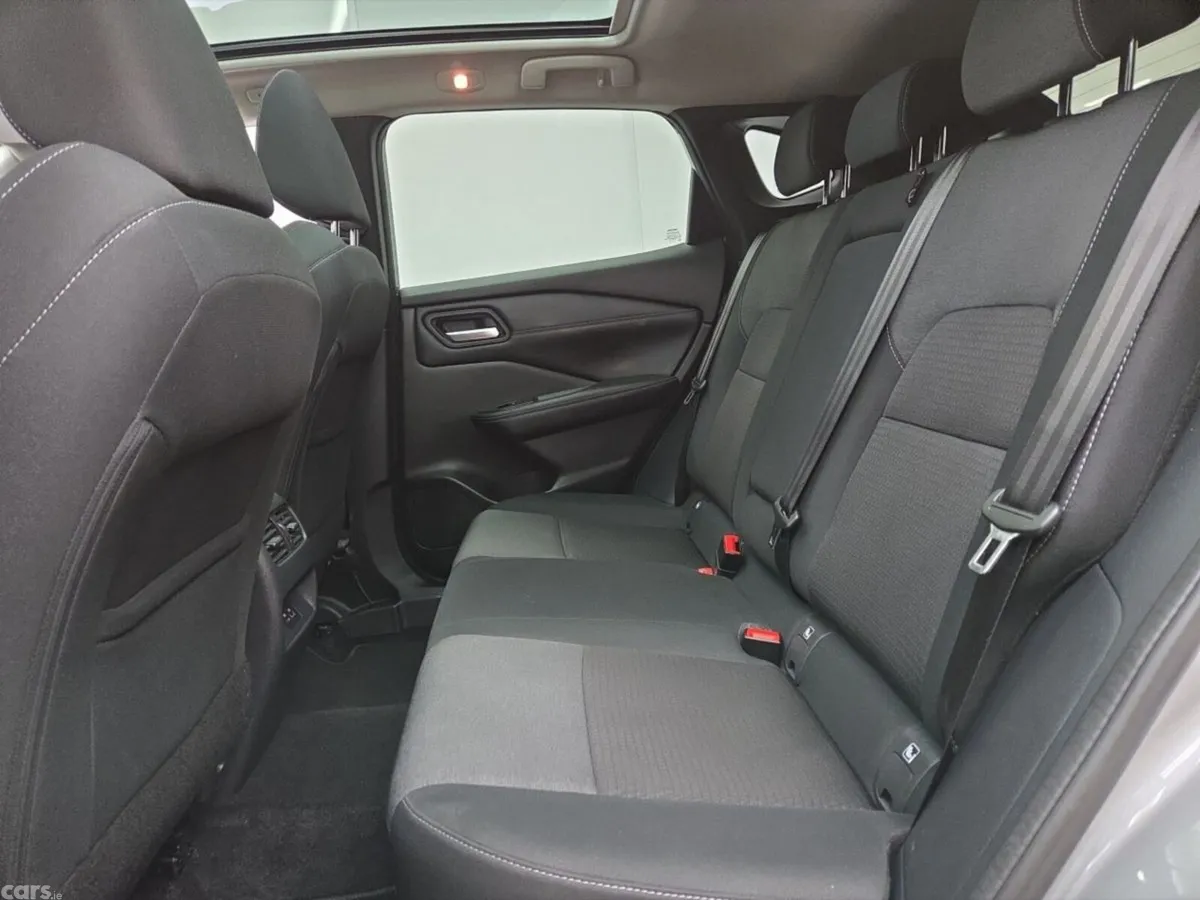 Nissan Qashqai MPV, Petrol Hybrid, 2023, Grey