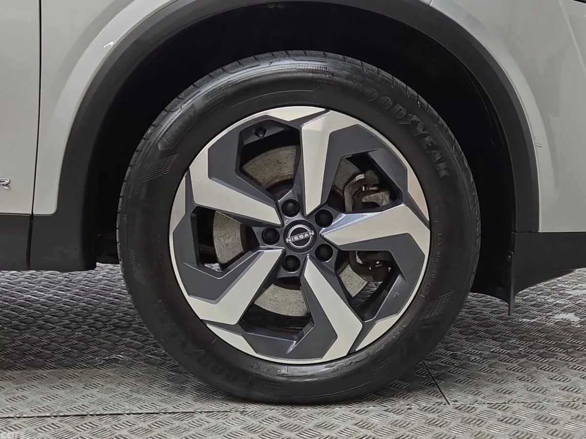 Nissan Qashqai MPV, Petrol Hybrid, 2023, Grey