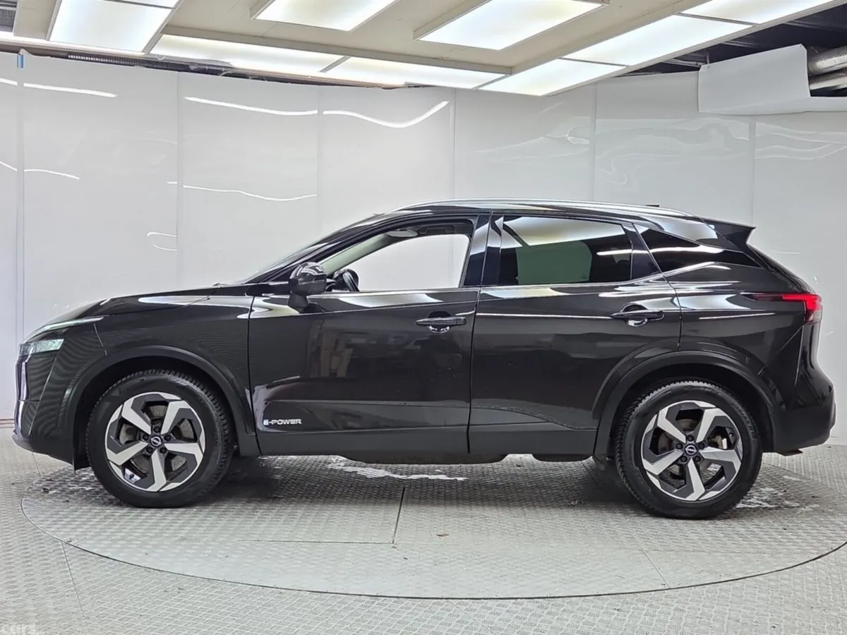 Nissan Qashqai MPV, Petrol Hybrid, 2023, Black