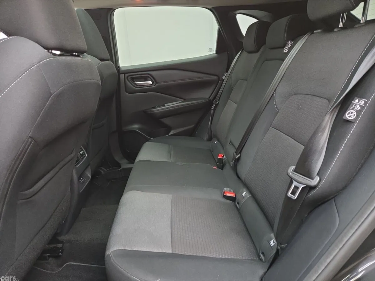 Nissan Qashqai MPV, Petrol Hybrid, 2023, Black