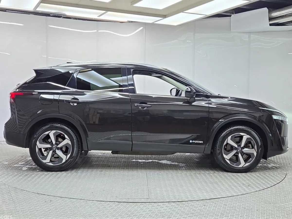 Nissan Qashqai MPV, Petrol Hybrid, 2023, Black