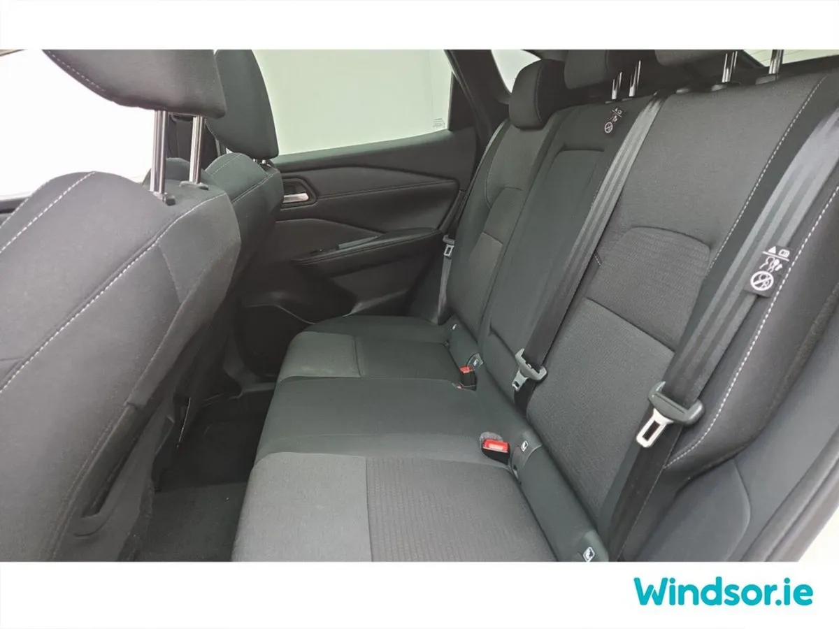 Nissan Qashqai MPV, Petrol Hybrid, 2023, White