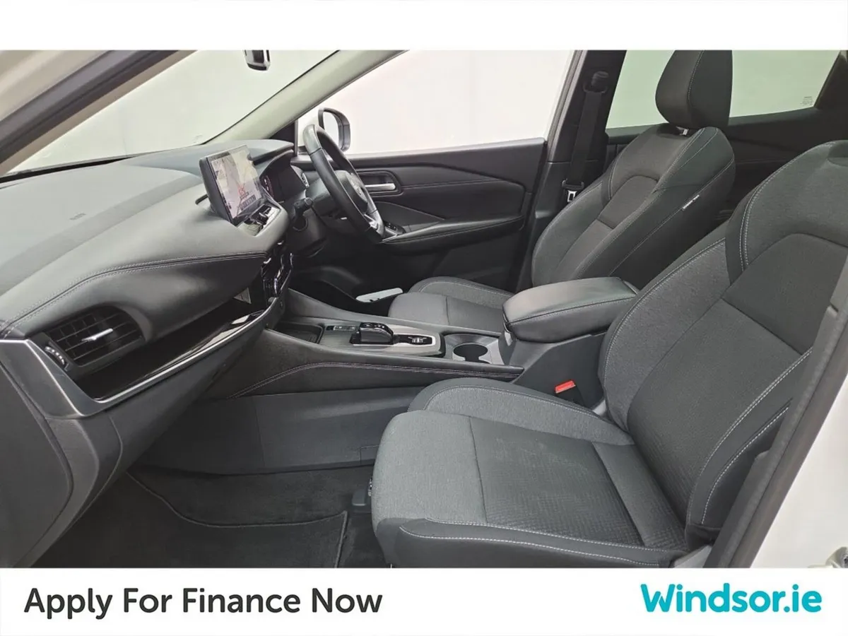 Nissan Qashqai MPV, Petrol Hybrid, 2023, White