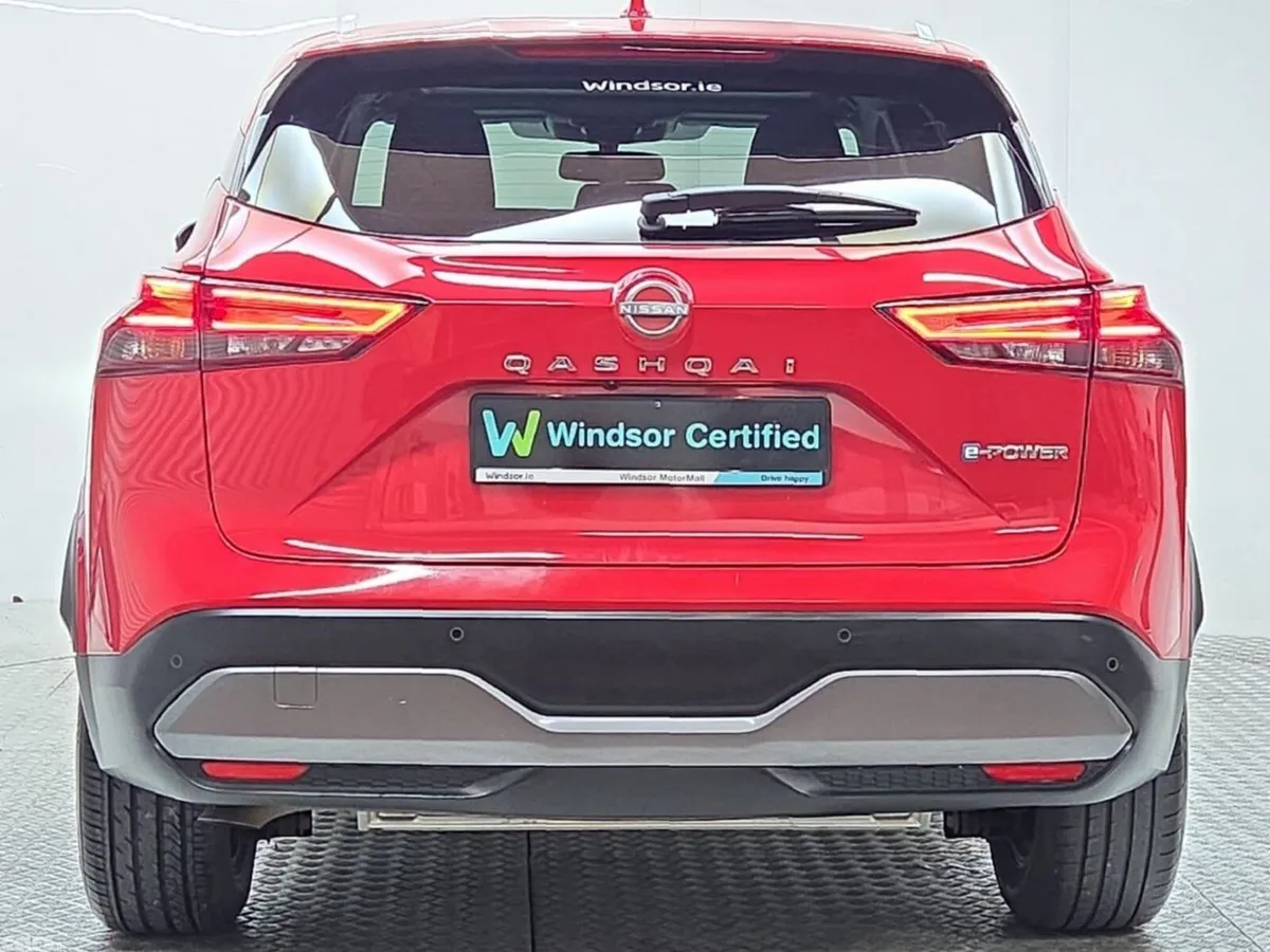 Nissan Qashqai MPV, Petrol Hybrid, 2023, Red