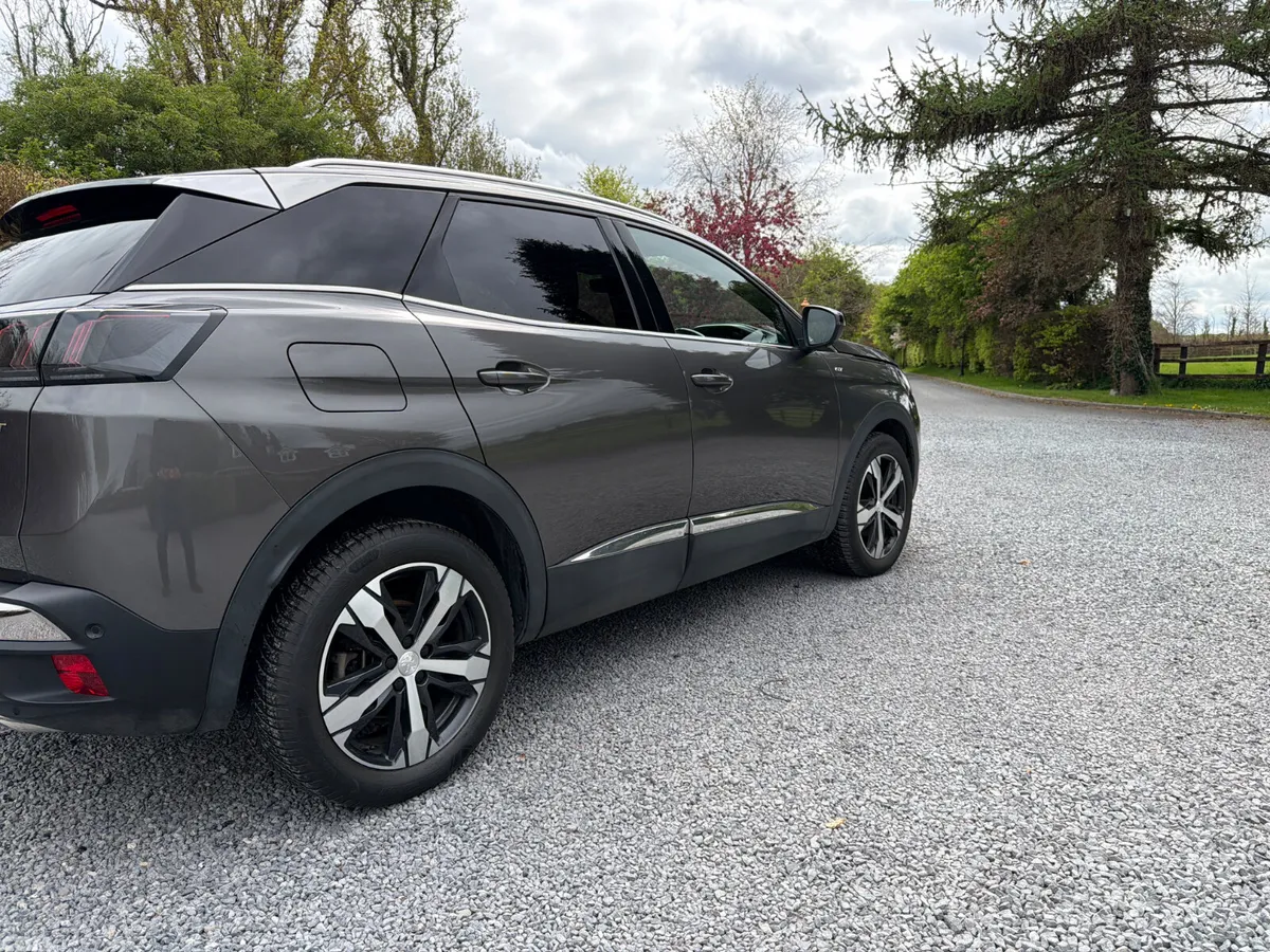 Peugeot 3008 MPV, Petrol, 2022, Grey