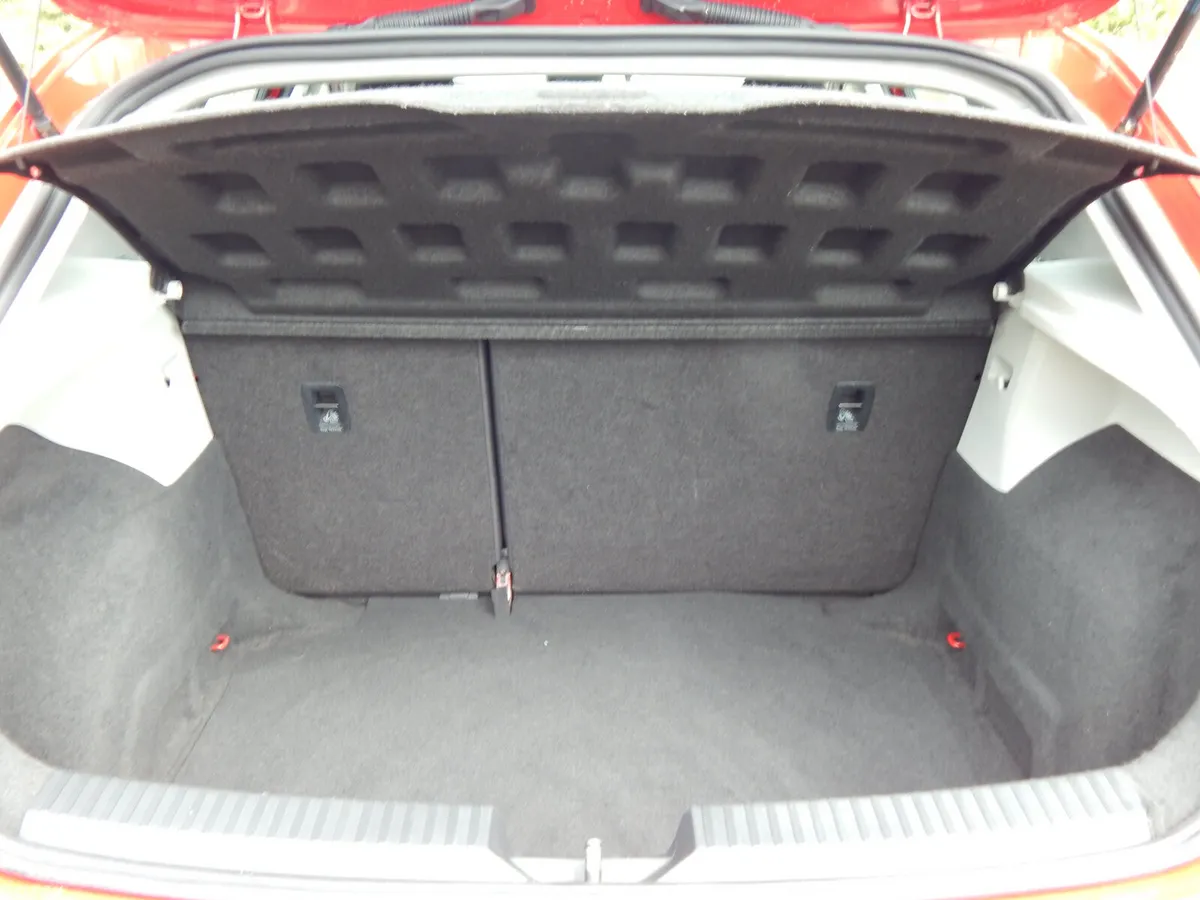 SEAT Leon Estate, Diesel, 2017, Red