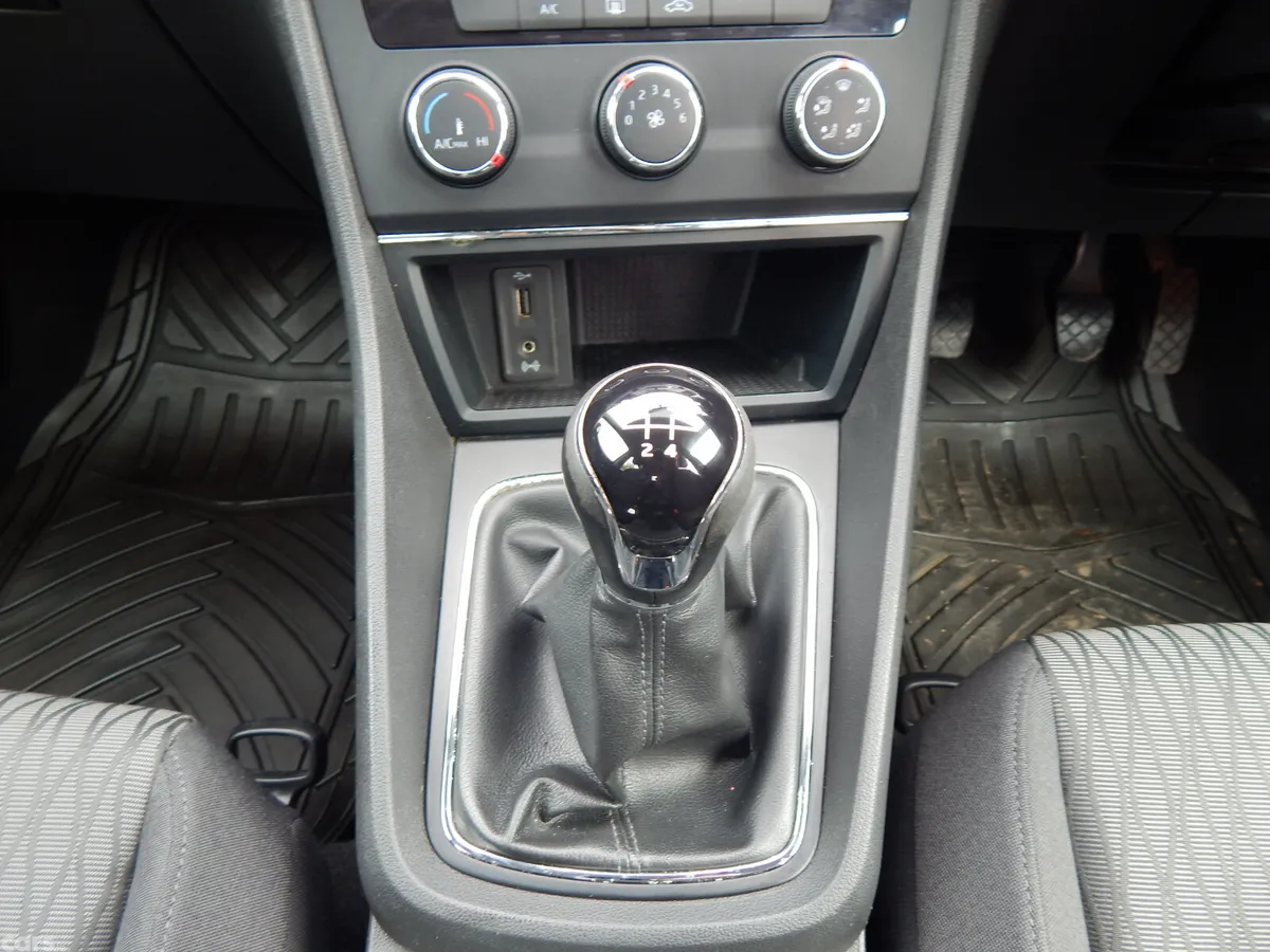 SEAT Leon Estate, Diesel, 2017, Red