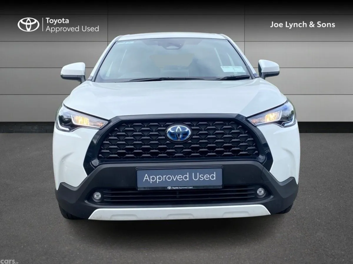 Toyota Corolla Cross Hatchback, Petrol Hybrid, 2024, White