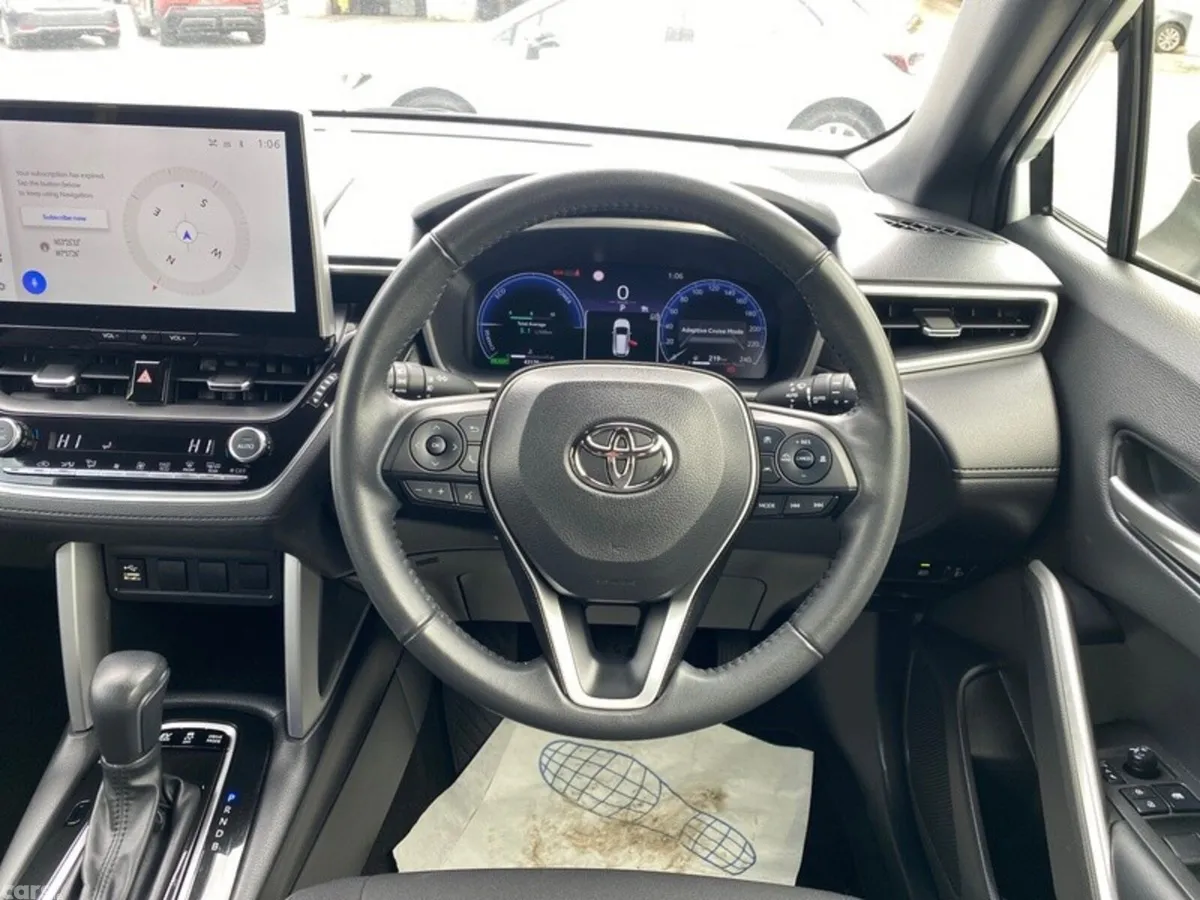 Toyota Corolla Cross Hatchback, Petrol Hybrid, 2024, White