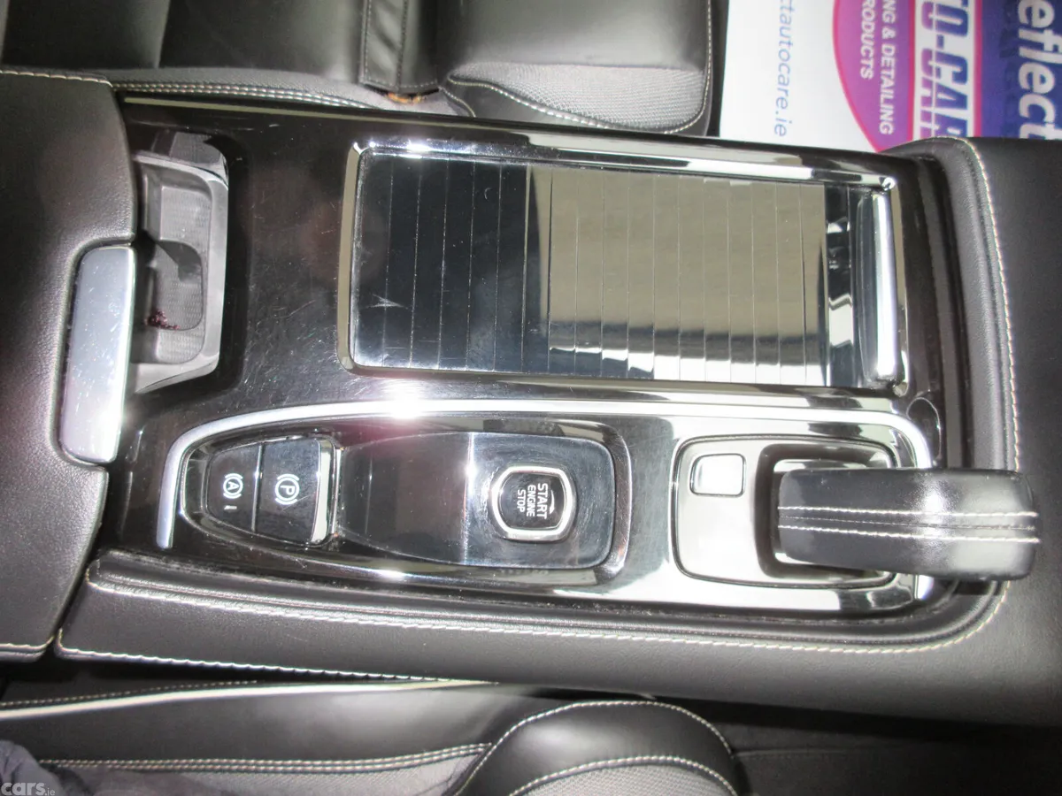 Volvo V60 Estate, Petrol Plug-in Hybrid, 2022, White