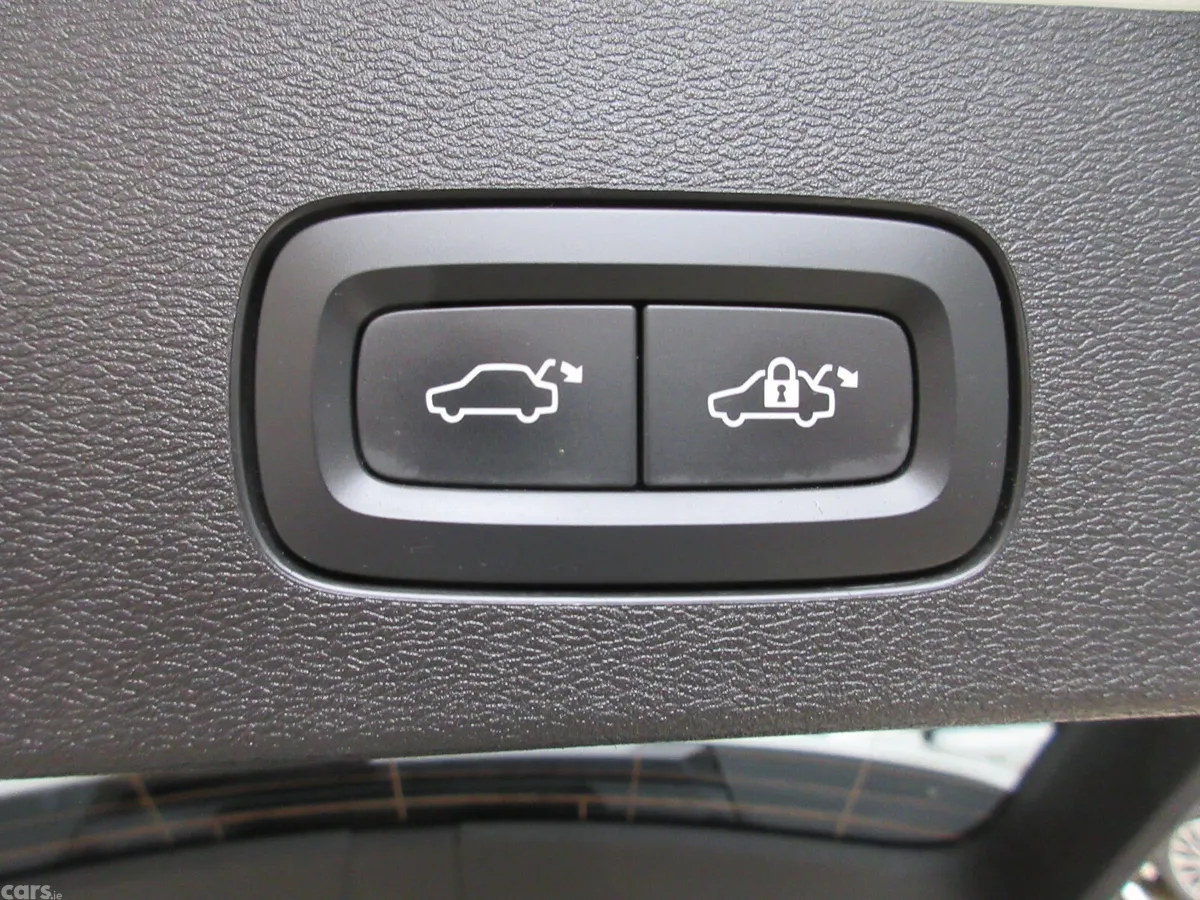 Volvo V60 Estate, Petrol Plug-in Hybrid, 2022, White