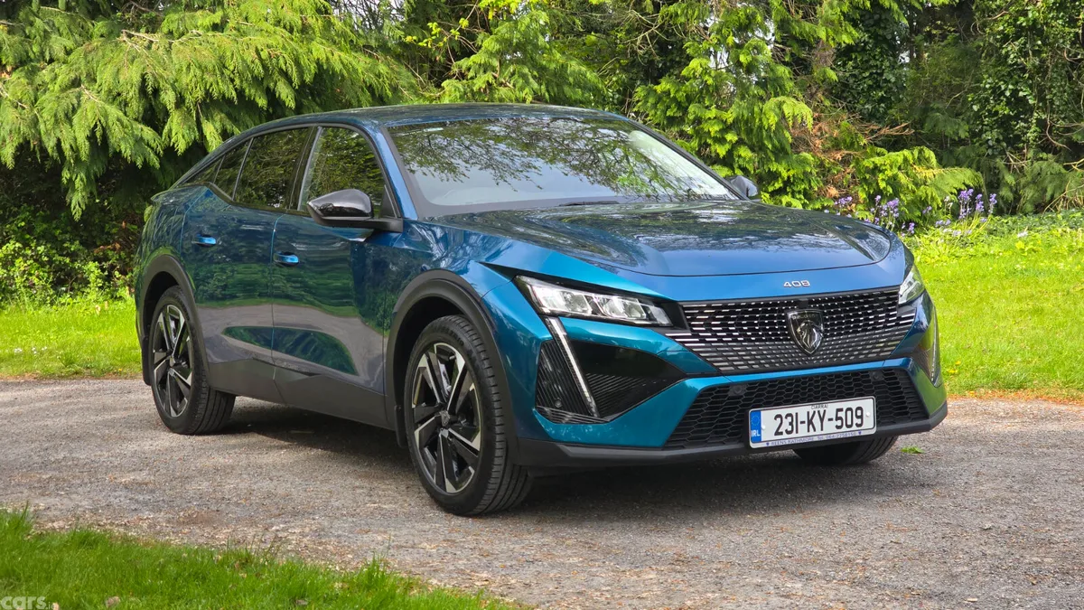 Peugeot 408 Hatchback, Petrol, 2023, Blue