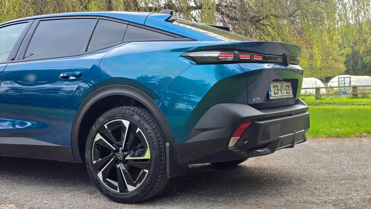Peugeot 408 Hatchback, Petrol, 2023, Blue