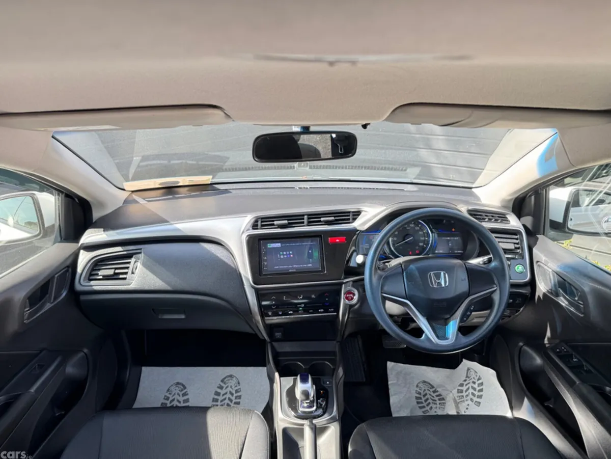 Honda Grace Saloon, Petrol Hybrid, 2016, White