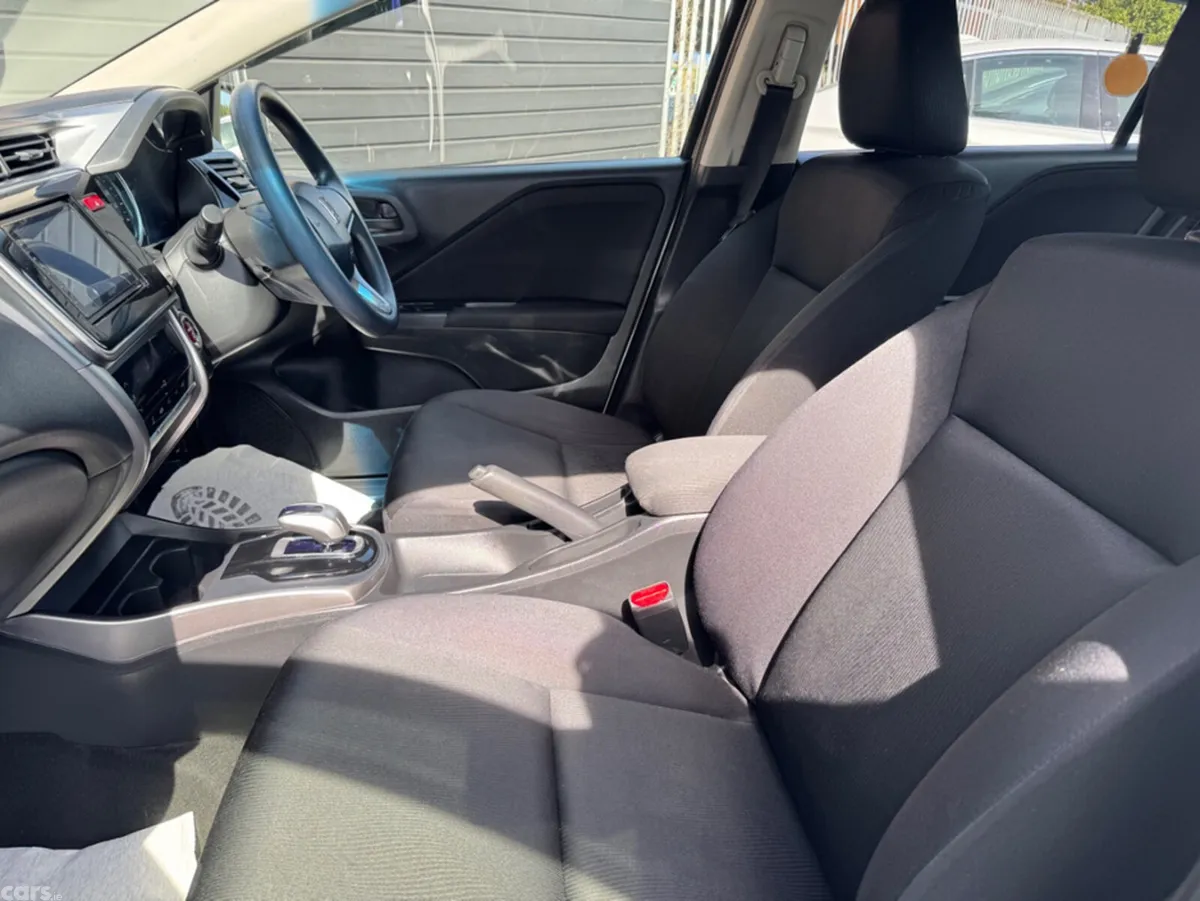 Honda Grace Saloon, Petrol Hybrid, 2016, White