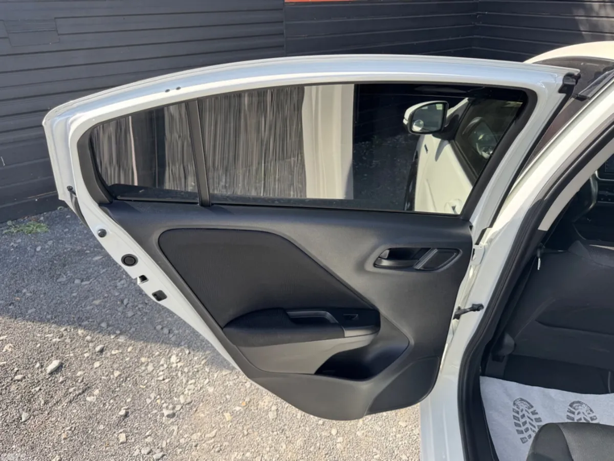 Honda Grace Saloon, Petrol Hybrid, 2016, White