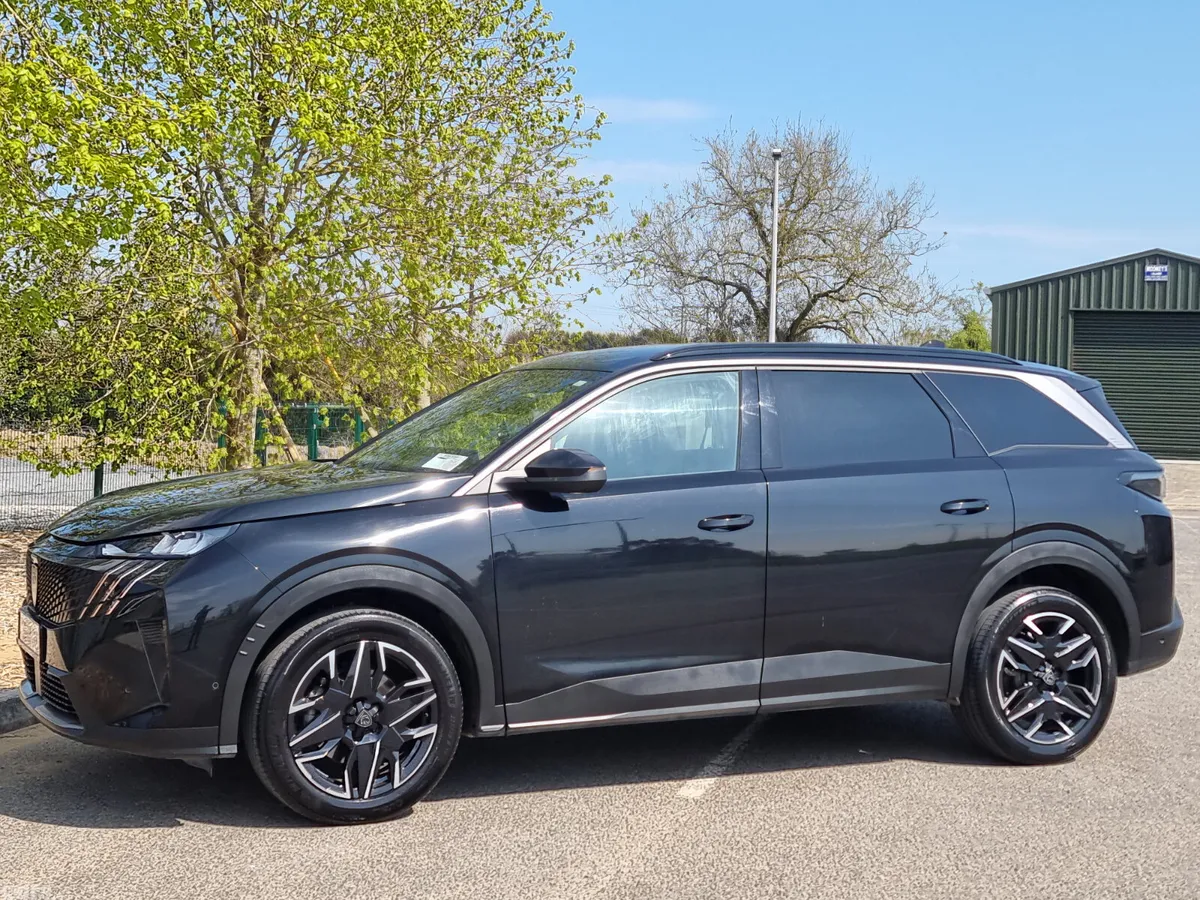 Peugeot 5008 MPV, Petrol Hybrid, 2025, Black