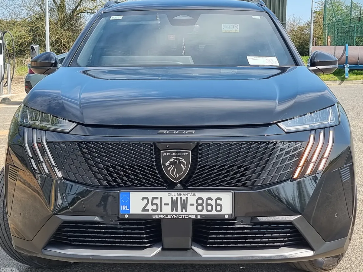 Peugeot 5008 MPV, Petrol Hybrid, 2025, Black