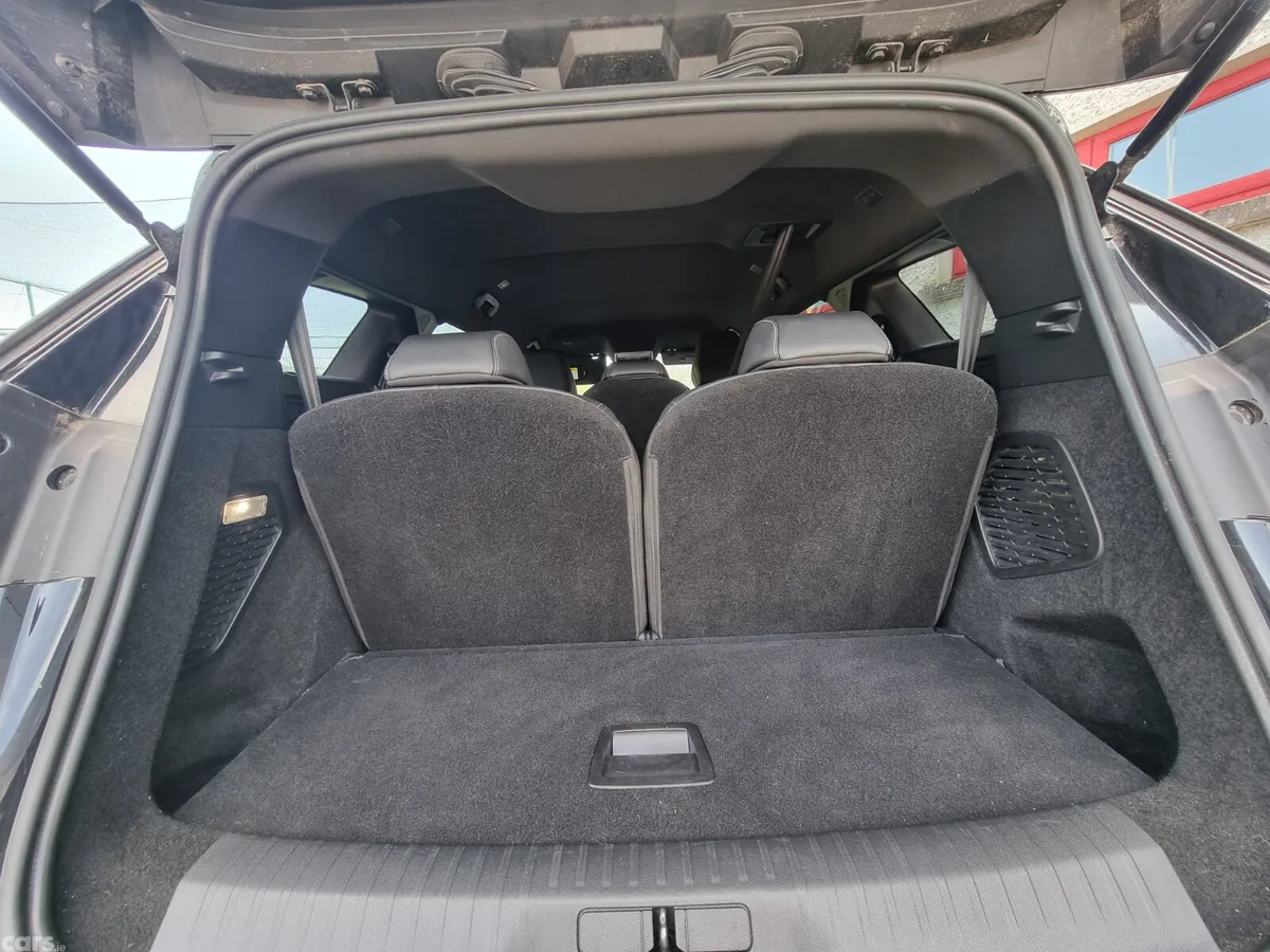 Peugeot 5008 MPV, Petrol Hybrid, 2025, Black