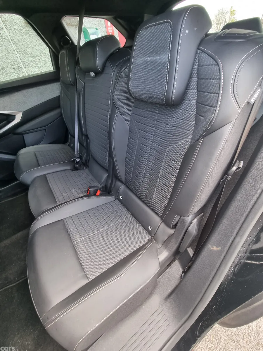 Peugeot 5008 MPV, Petrol Hybrid, 2025, Black