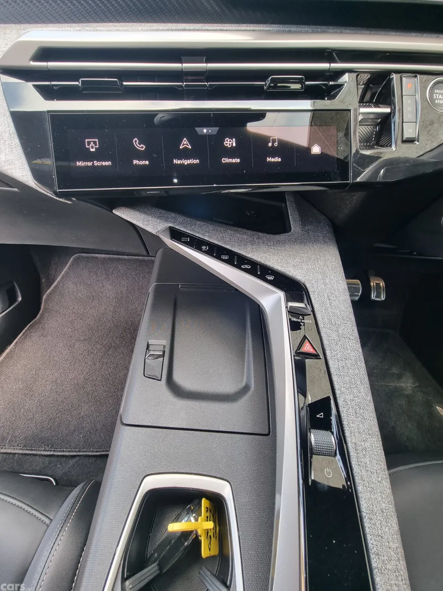 Peugeot 5008 MPV, Petrol Hybrid, 2025, Black