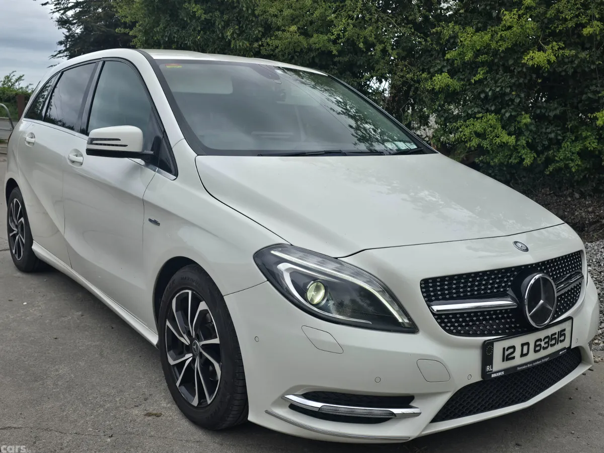 Mercedes-Benz B-Class MPV, Petrol, 2012, White