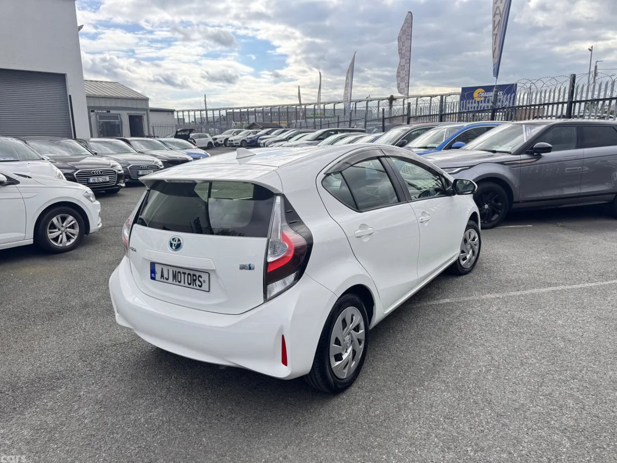 Toyota Aqua Hatchback, Petrol Hybrid, 2020, White