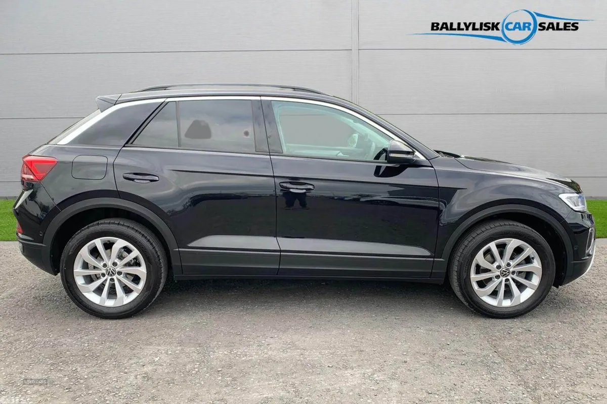 Volkswagen T-Roc SUV, Petrol, 2025, Black