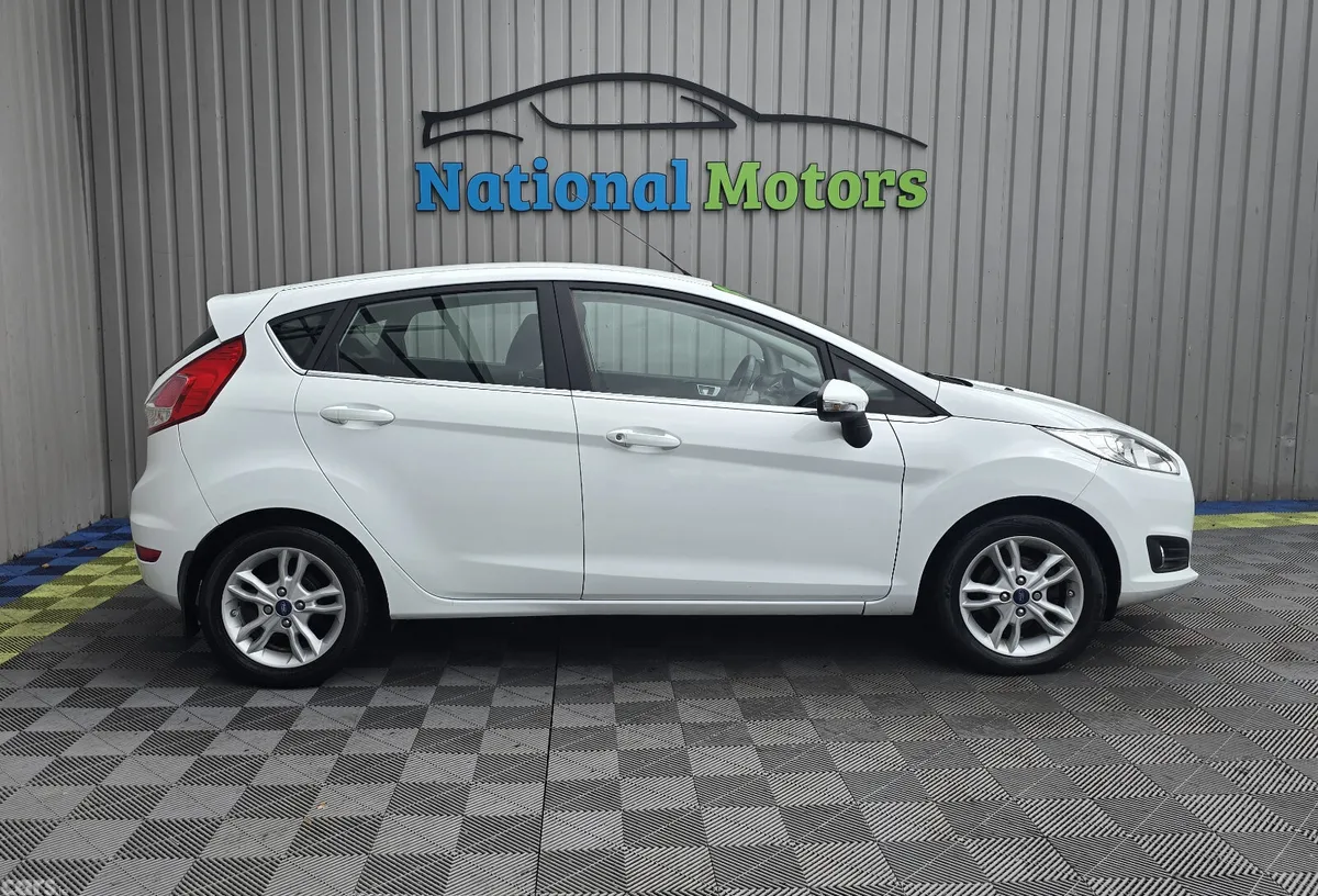 Ford Fiesta Hatchback, Petrol, 2015, White
