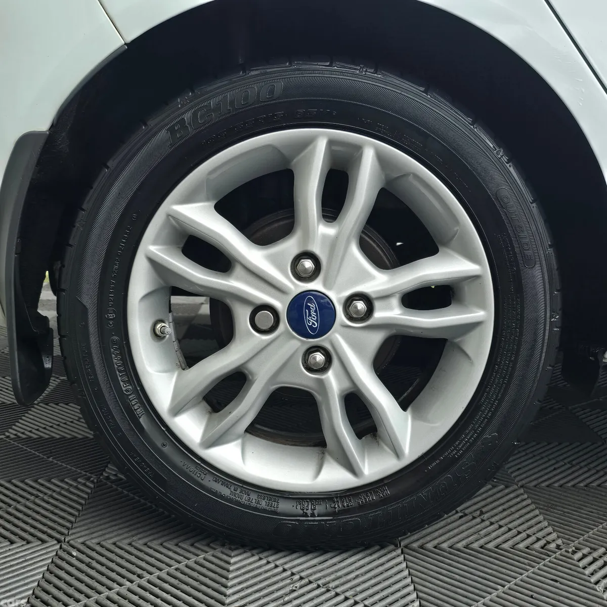 Ford Fiesta Hatchback, Petrol, 2015, White