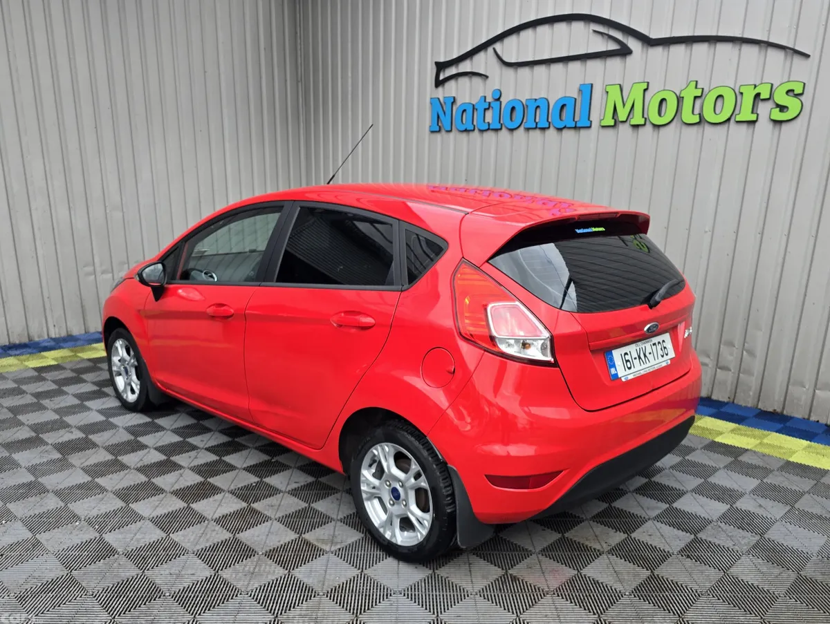 Ford Fiesta Hatchback, Petrol, 2016, Red