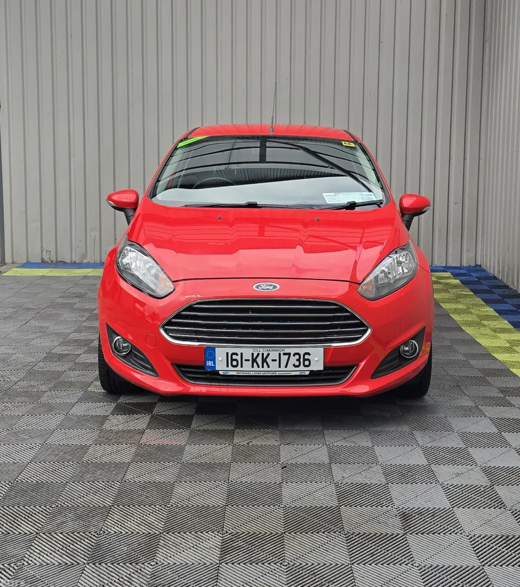 Ford Fiesta Hatchback, Petrol, 2016, Red