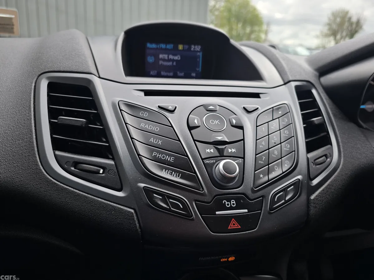 Ford Fiesta Hatchback, Petrol, 2016, Red
