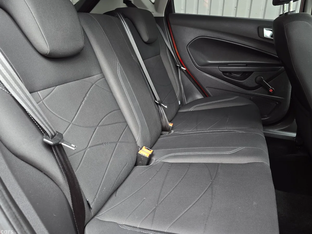 Ford Fiesta Hatchback, Petrol, 2016, Red