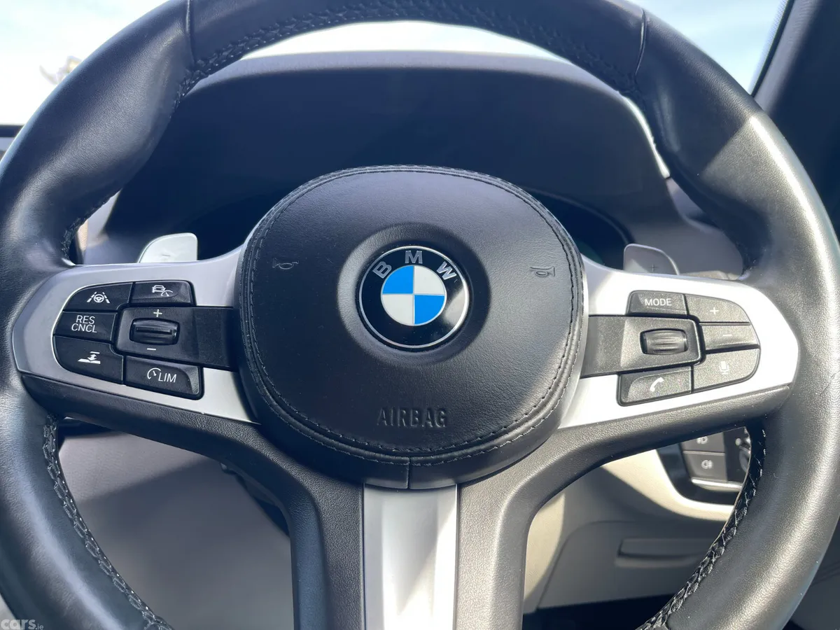 BMW 5-Series Saloon, Petrol Plug-in Hybrid, 2019, Black