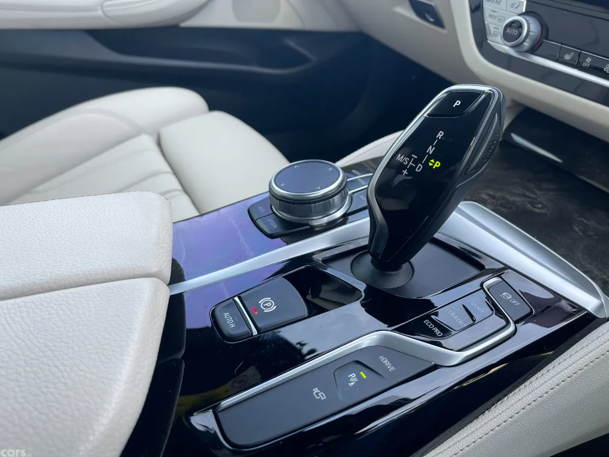 BMW 5-Series Saloon, Petrol Plug-in Hybrid, 2019, Black