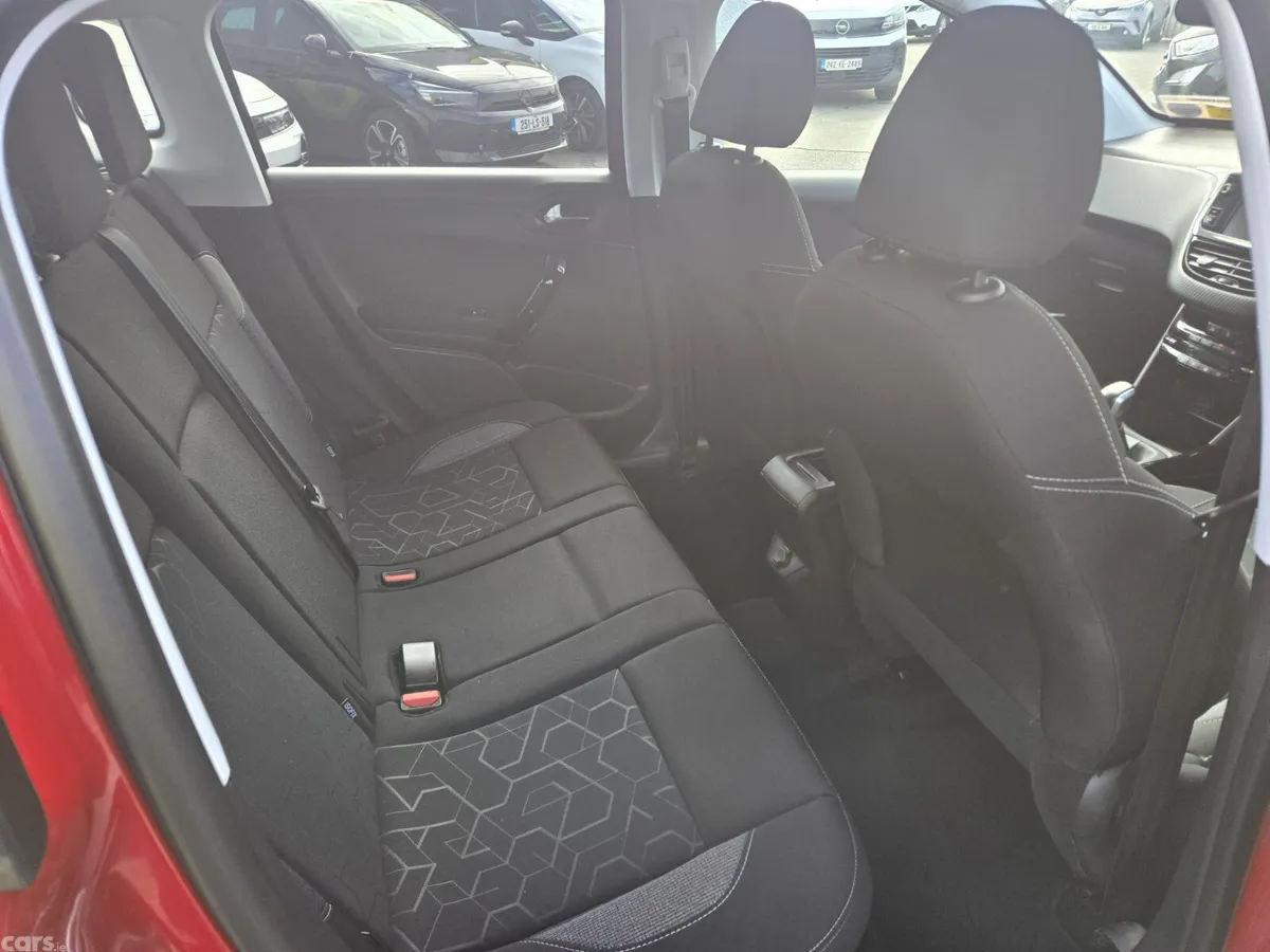 Peugeot 2008 Estate, Diesel, 2020, Red