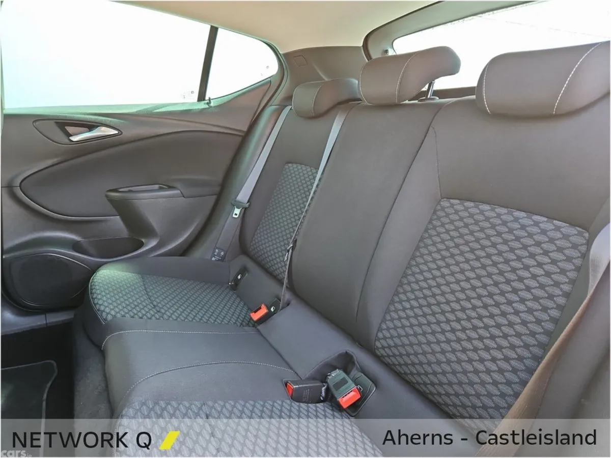Opel Astra Hatchback, Petrol, 2021, Black