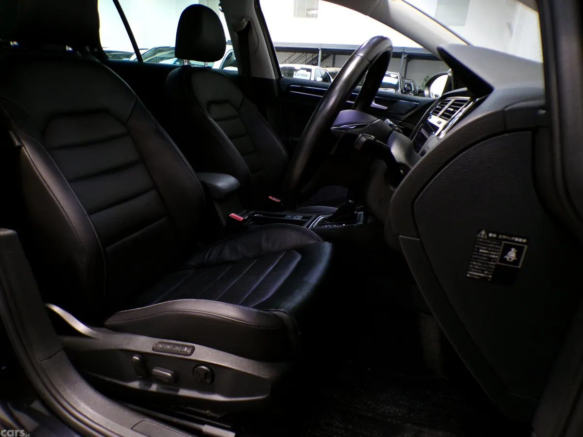 Volkswagen Golf Hatchback, Petrol, 2019, Black