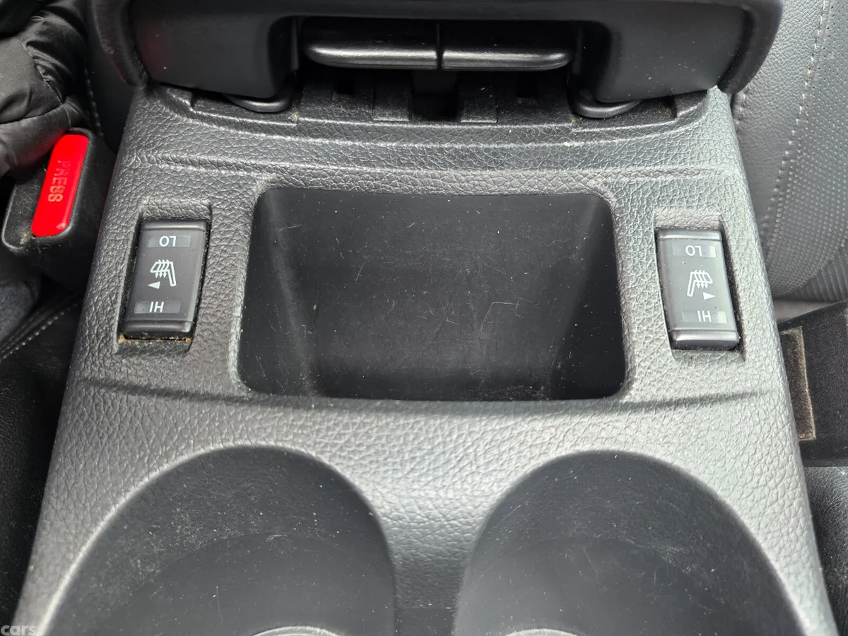 Nissan Qashqai SUV, Diesel, 2017, Red