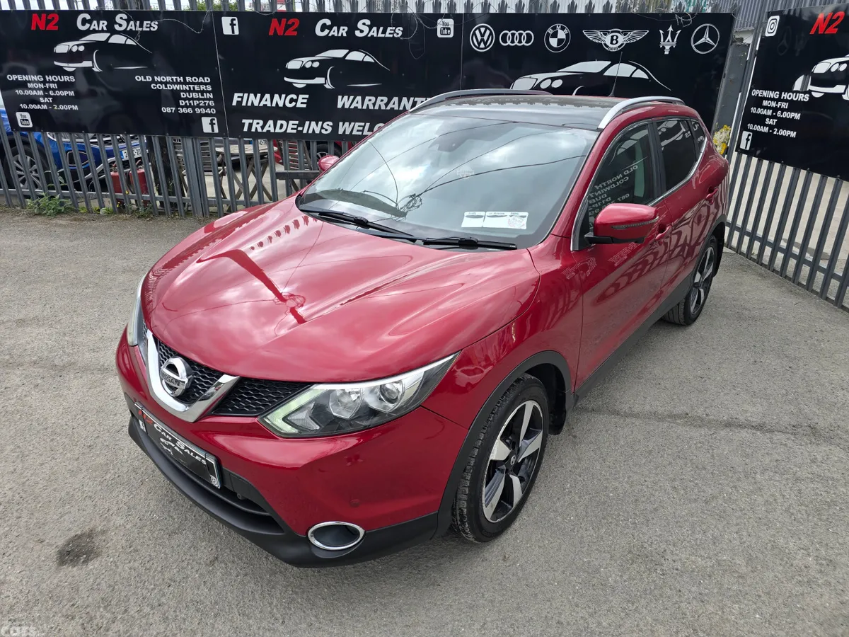 Nissan Qashqai SUV, Diesel, 2017, Red