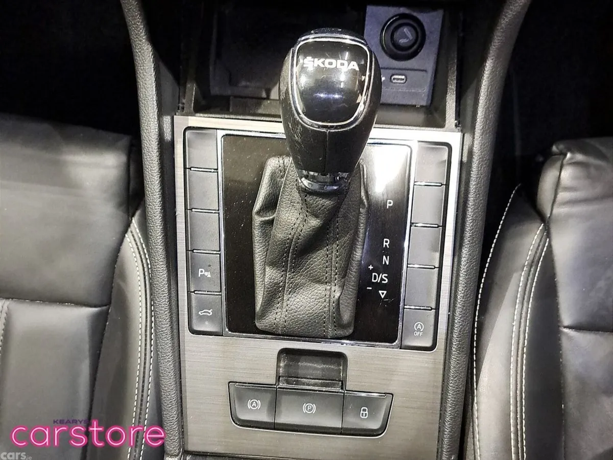 Skoda Superb Saloon, Diesel, 2023, Black