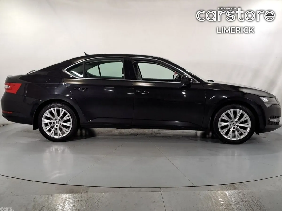 Skoda Superb Saloon, Diesel, 2023, Black