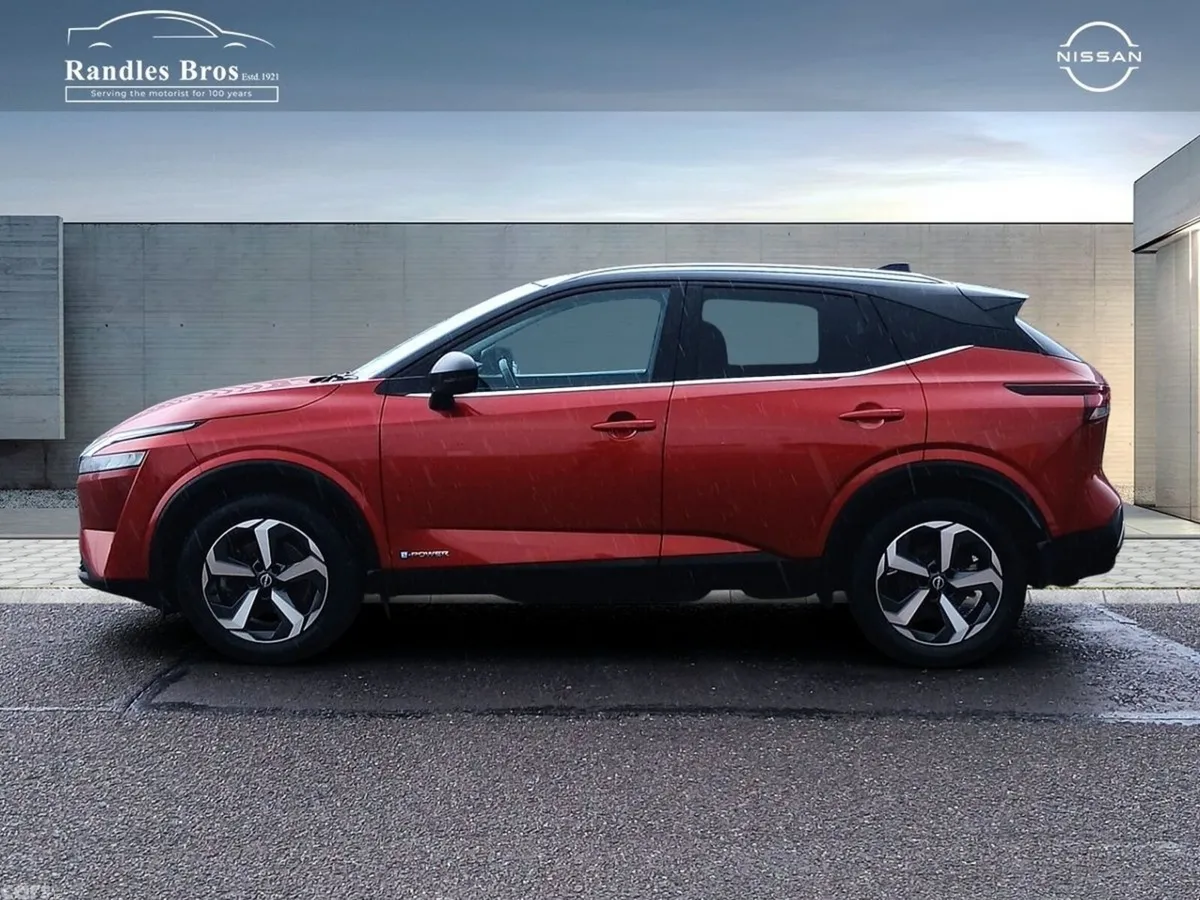 Nissan Qashqai MPV, Petrol, 2023, Red