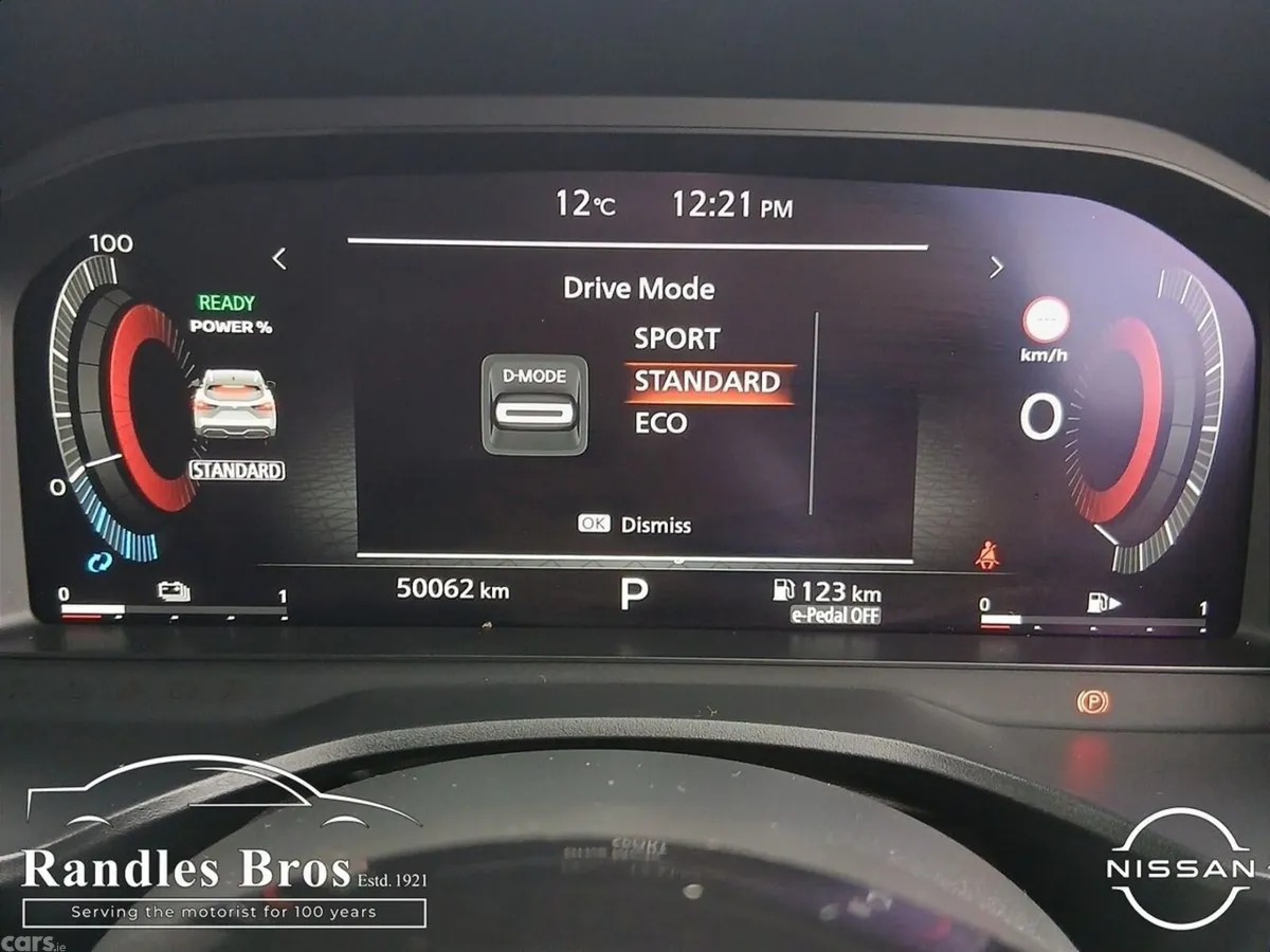 Nissan Qashqai MPV, Petrol, 2023, Red