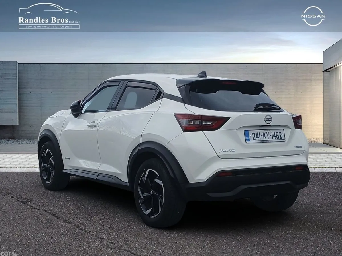 Nissan Juke SUV, Petrol Hybrid, 2024, White