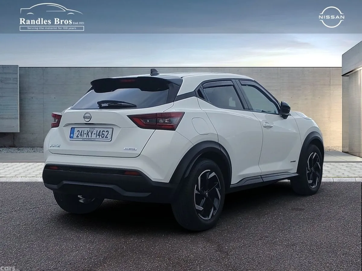 Nissan Juke SUV, Petrol Hybrid, 2024, White