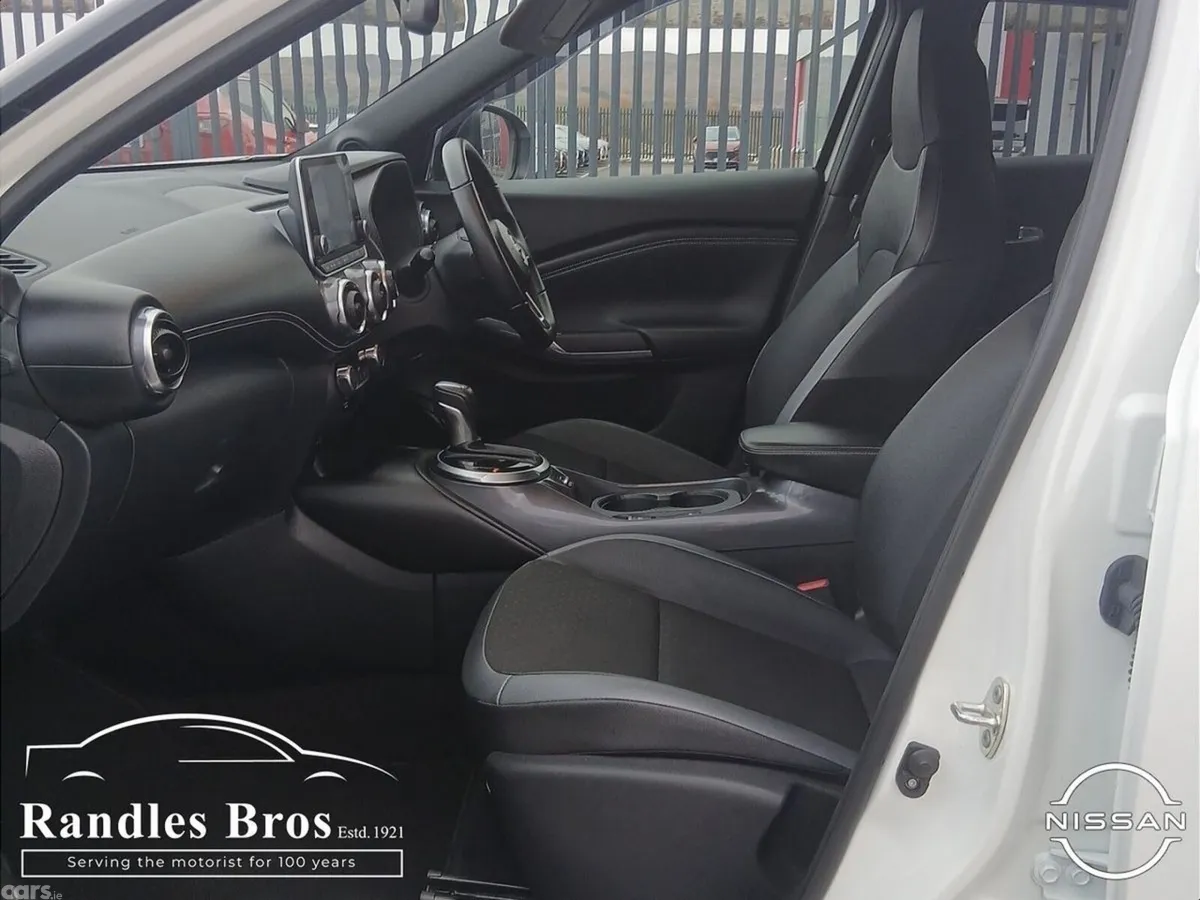 Nissan Juke SUV, Petrol Hybrid, 2024, White
