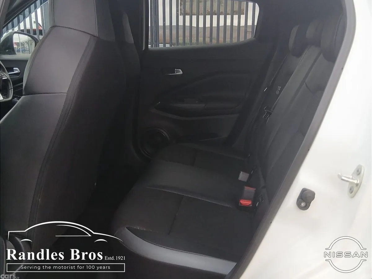Nissan Juke SUV, Petrol Hybrid, 2024, White