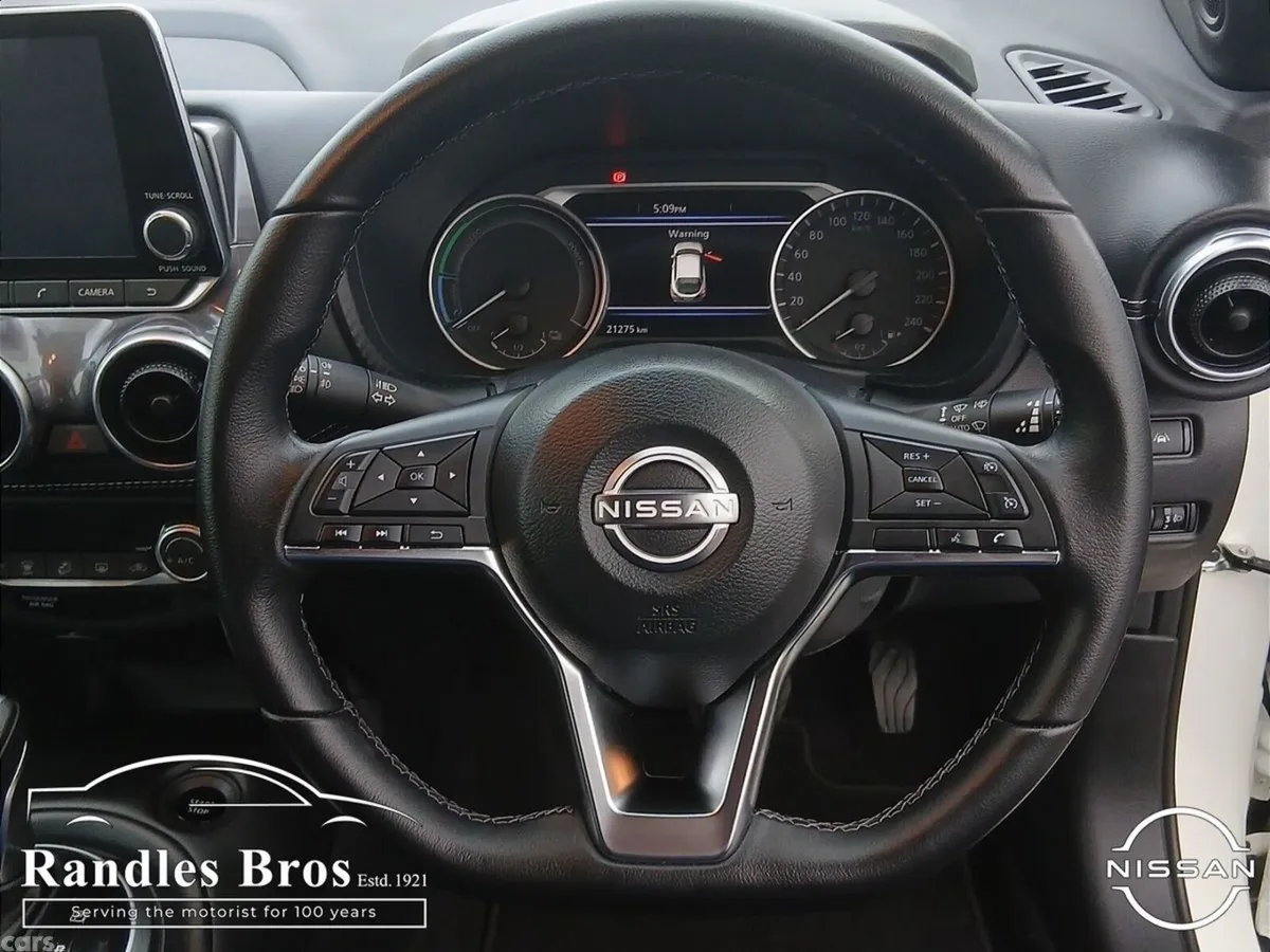 Nissan Juke SUV, Petrol Hybrid, 2024, White